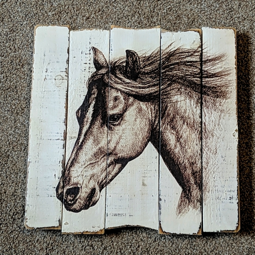Wooden horse picture